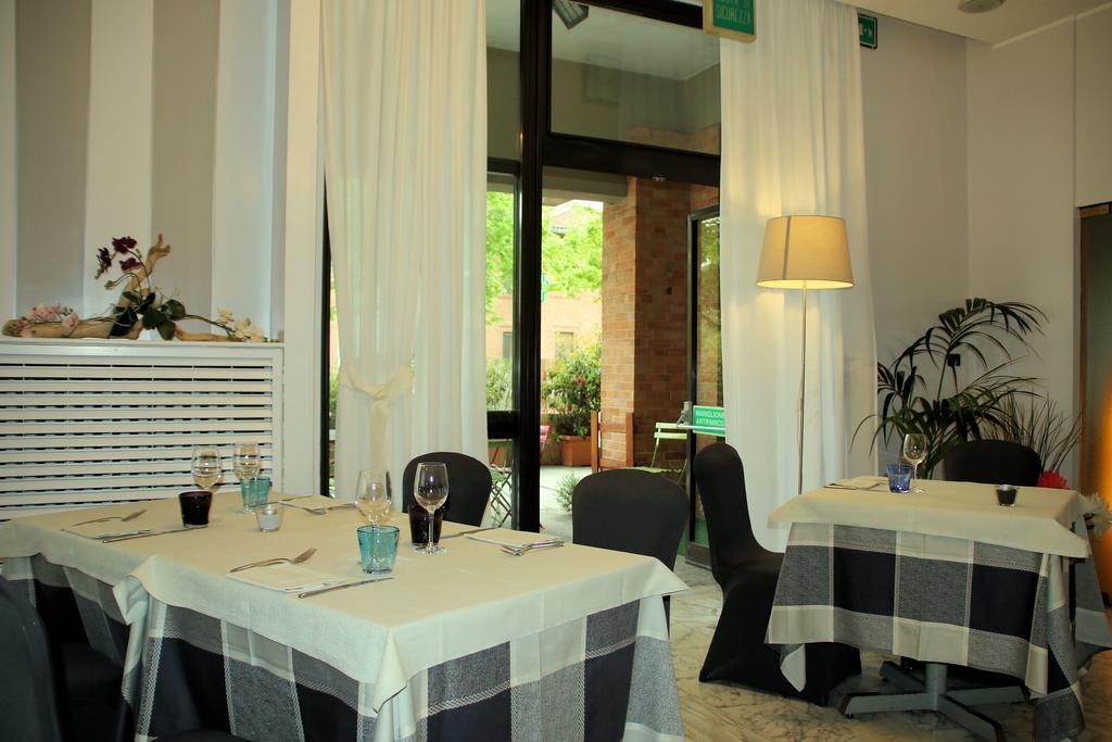 Hotel Salera Asti Eksteriør billede