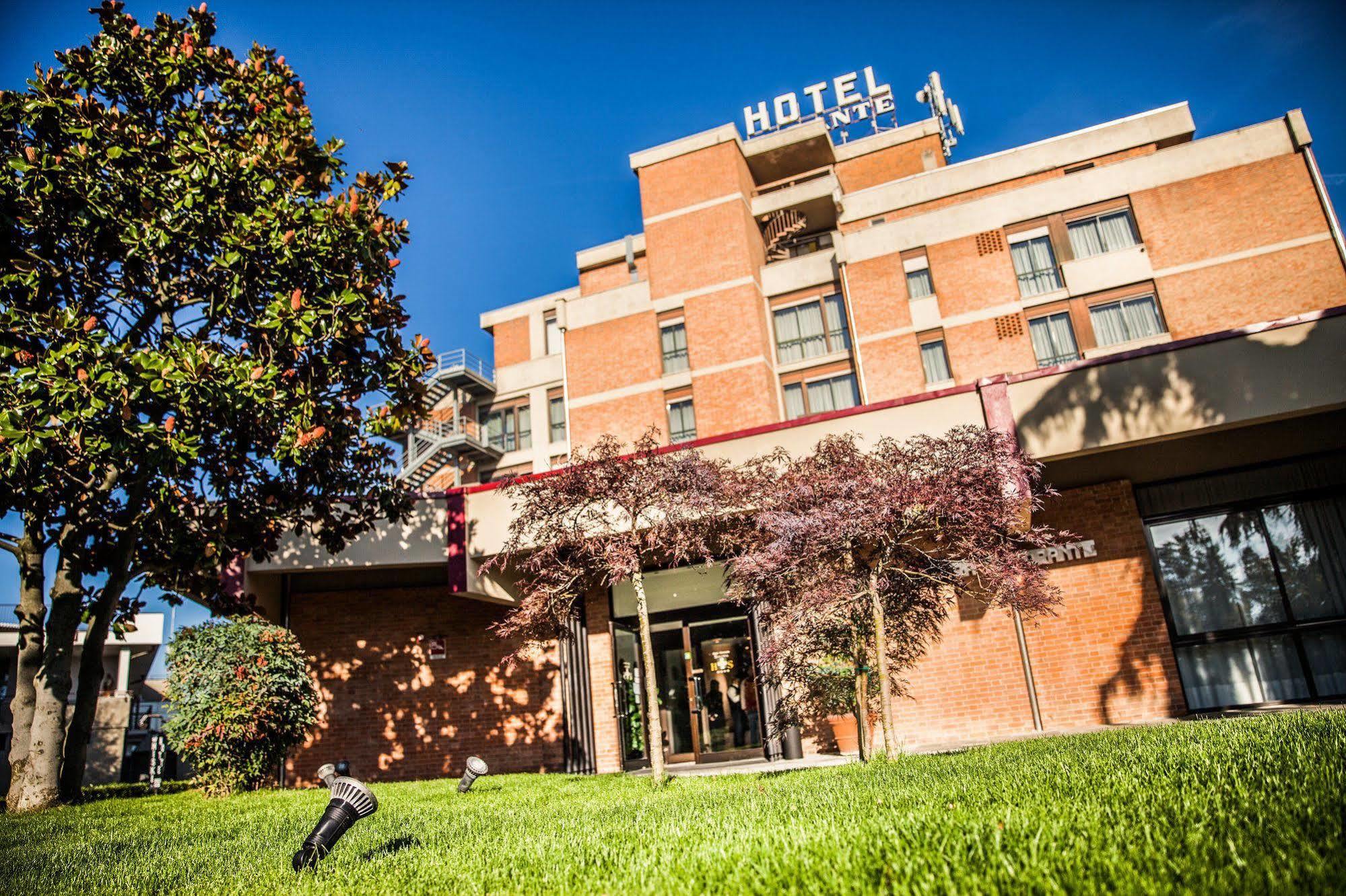 Hotel Salera Asti Eksteriør billede