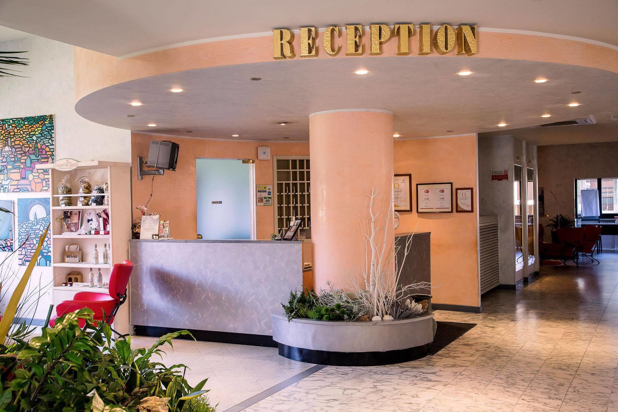 Hotel Salera Asti Eksteriør billede